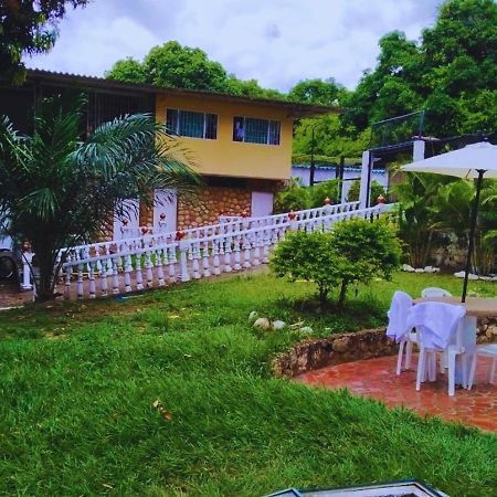 Hotel Villa De Rauzan Melgar Dış mekan fotoğraf