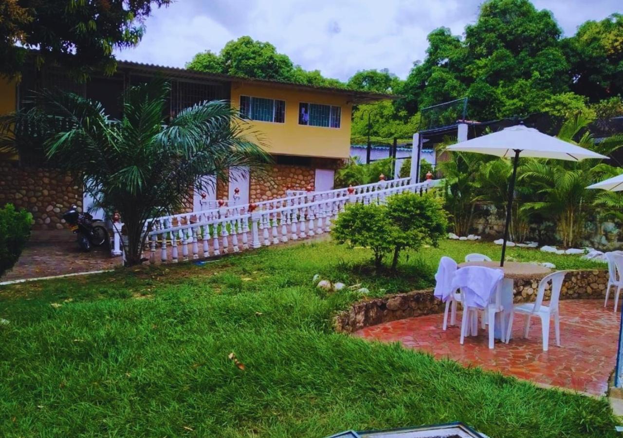 Hotel Villa De Rauzan Melgar Dış mekan fotoğraf