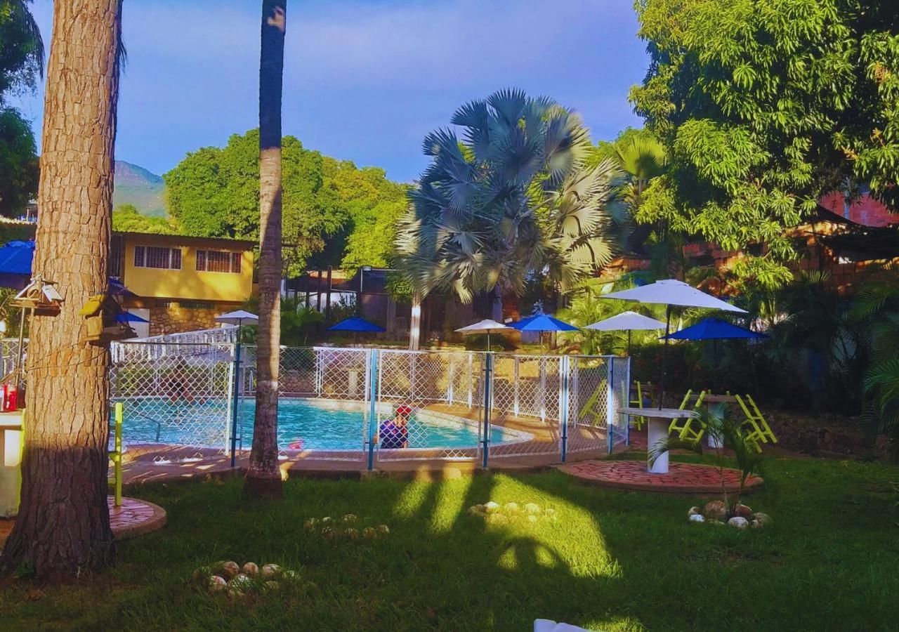Hotel Villa De Rauzan Melgar Dış mekan fotoğraf