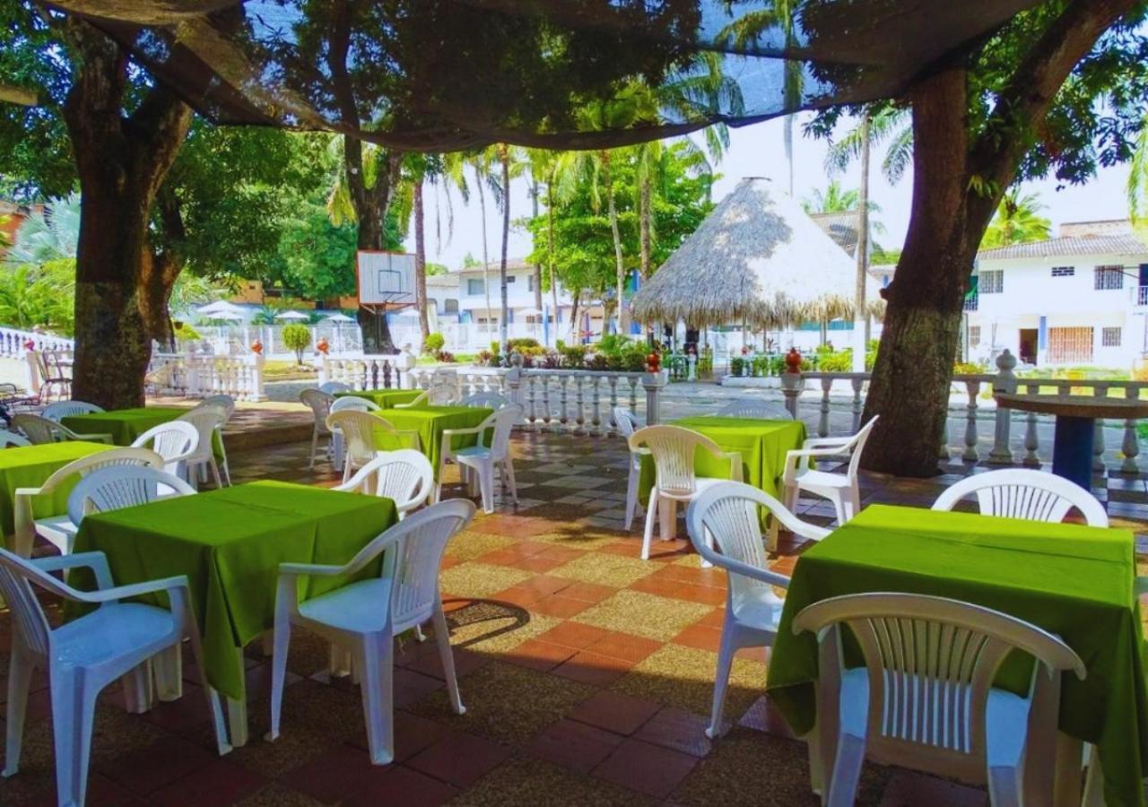 Hotel Villa De Rauzan Melgar Dış mekan fotoğraf